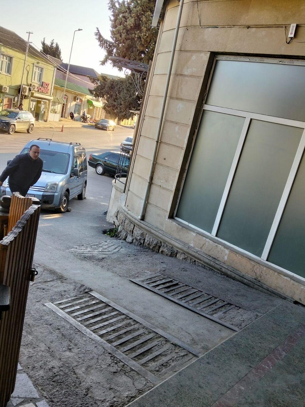 Avtoservis üçün tam təchizatlı obyekt - Geniş və işıqlı servis
