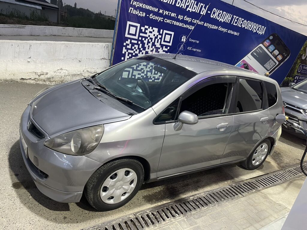 Honda Fit: 2003 г., 1.3 л, Автомат, Бензин, Хэтчбэк: фото 3