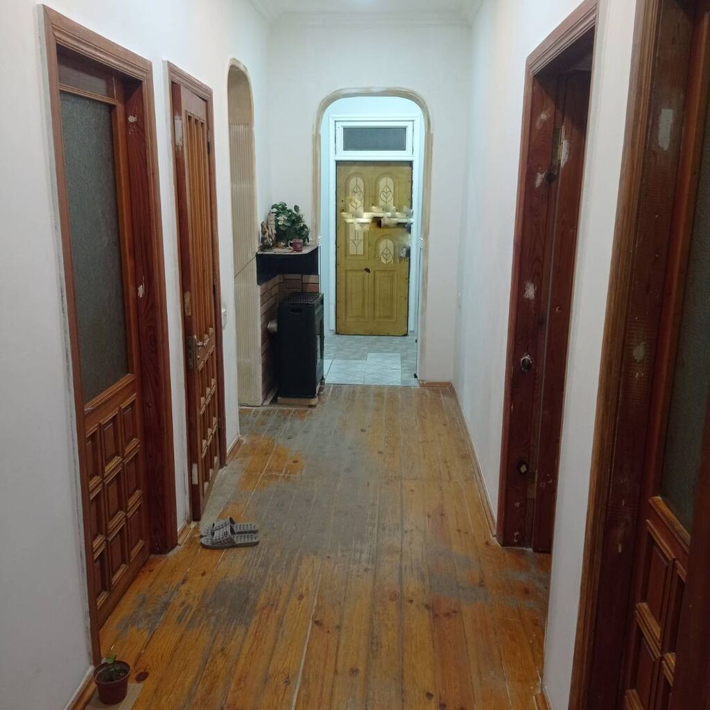Binəqədi qəs. 5 otaqlı, 110 kv. m, Orta təmir