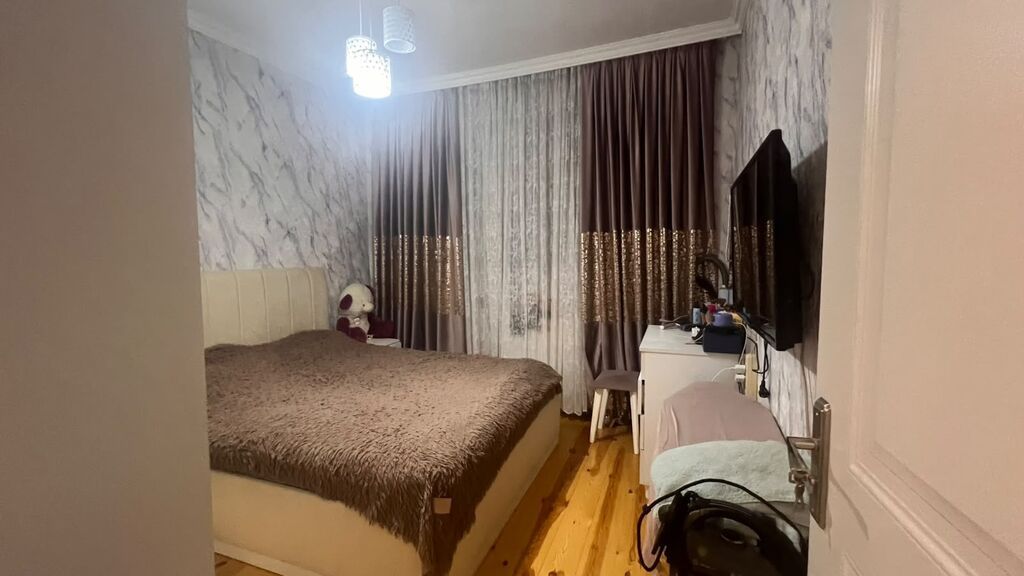 Xirdalanda 5 nom mektebin yaxinliginda kursulu altı qaracli 4 otagli