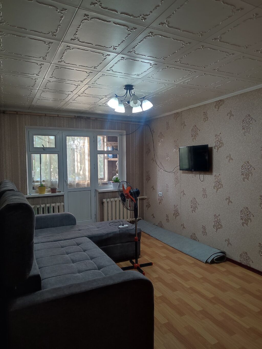 2 комнаты, 42 м², Кудайберген авторынок 104 серия, 3 этаж, Старый ремонт: фото 1