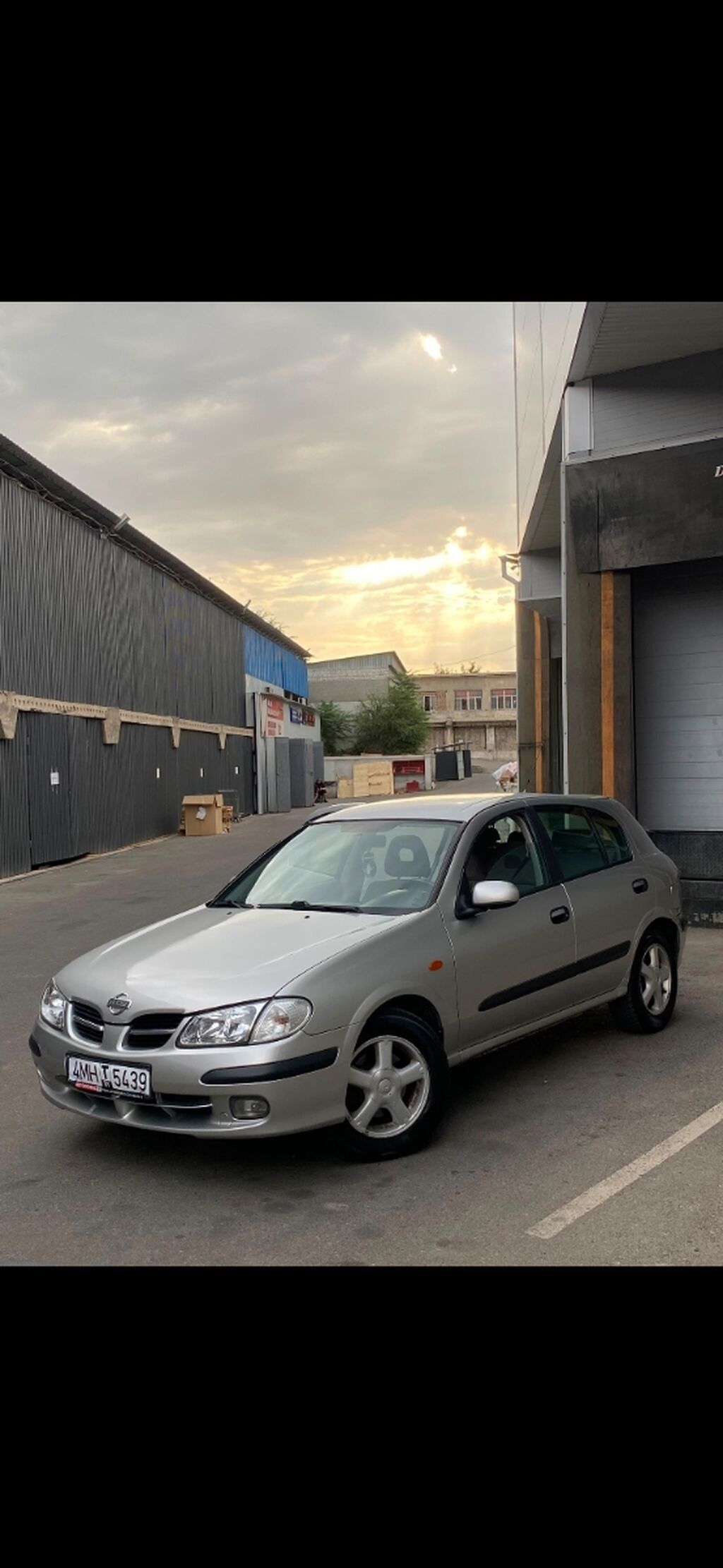 Nissan Almera: 2000 г., 1.8 л, Механика, Бензин, Хэтчбэк: фото 2