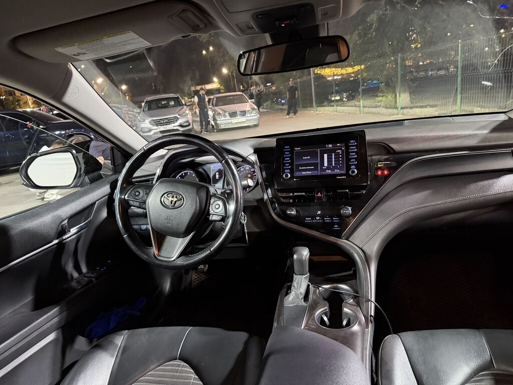 Toyota Camry: 2021 г., 2.5 л, Автомат, Бензин, Седан: фото 2