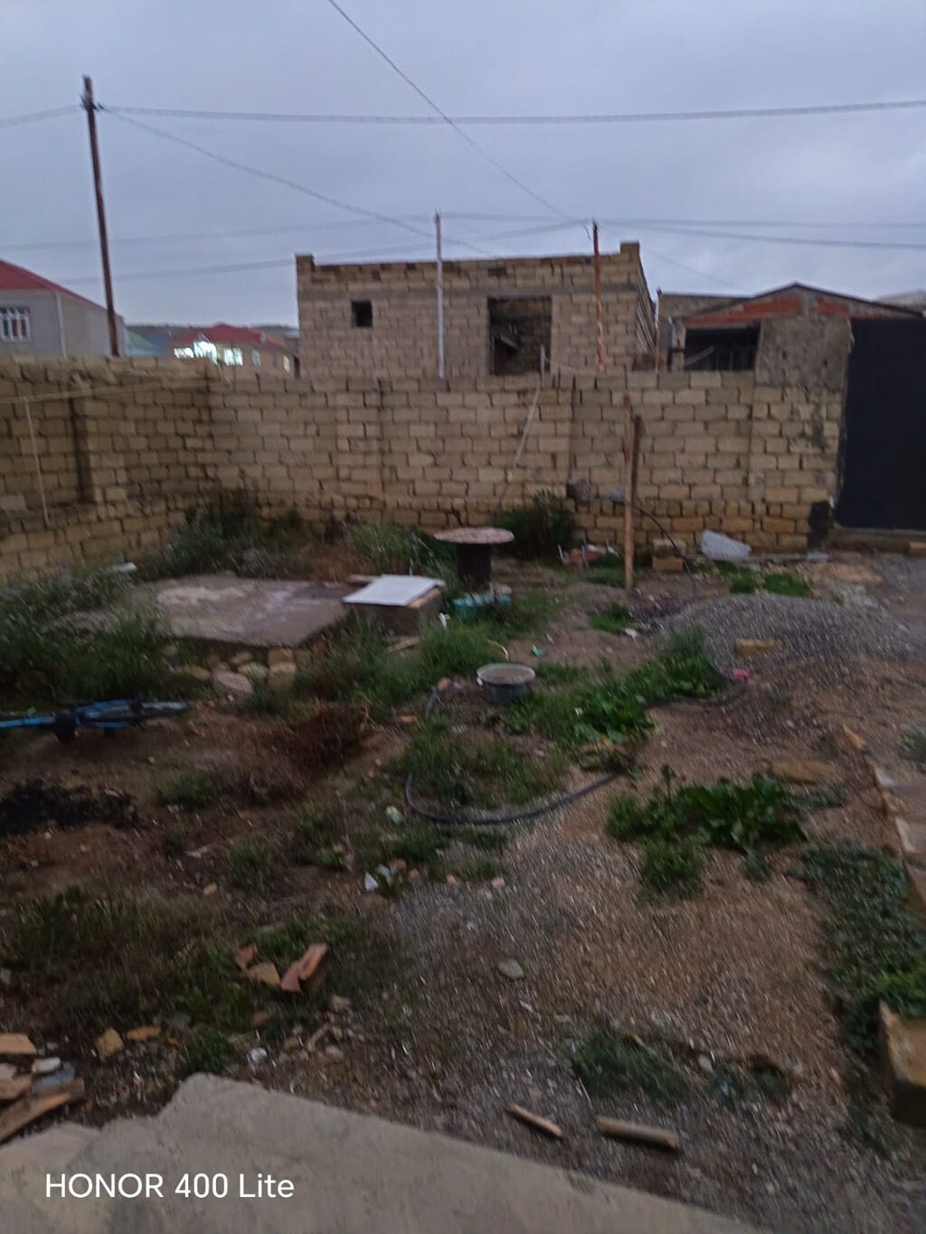 🏡 TƏCİLİ SATILIR — QOBU/HÖKMƏLİ YOLU Qobu–Hökməli yolunun üzərində