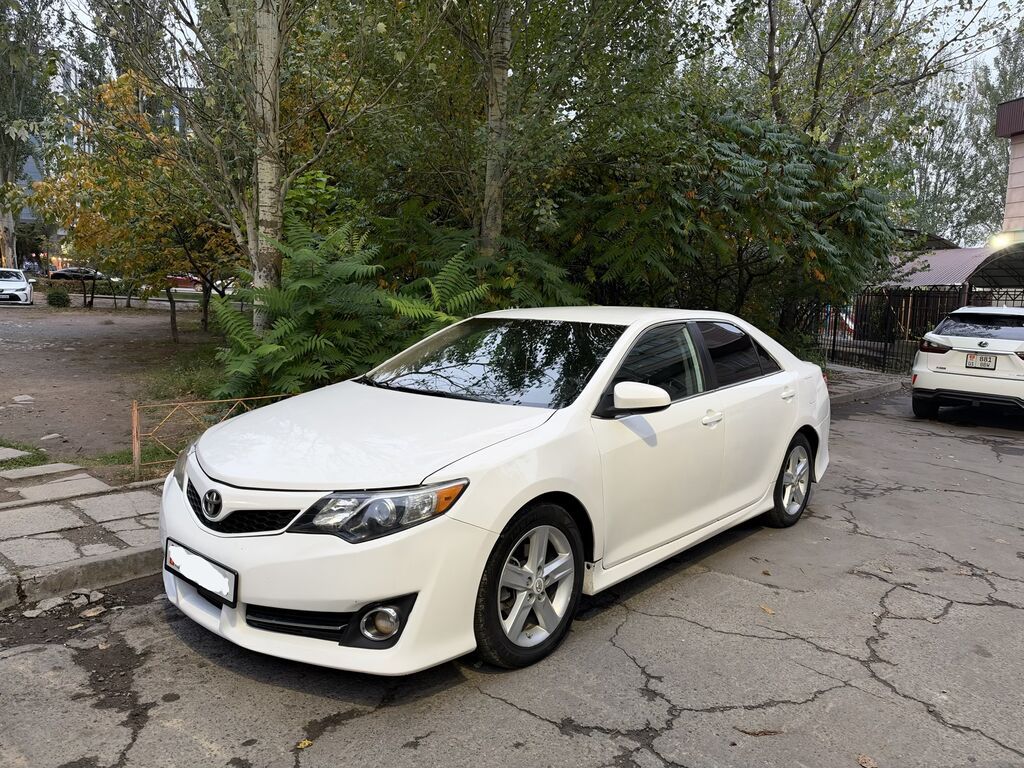 Toyota Camry: 2013 г., 2.5 л, Автомат, Бензин, Седан: фото 1