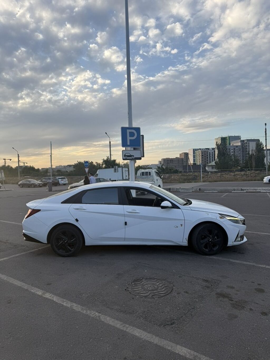Hyundai Elantra: 2020 г., 1.6 л, Автомат, Гибрид, Седан: фото 4