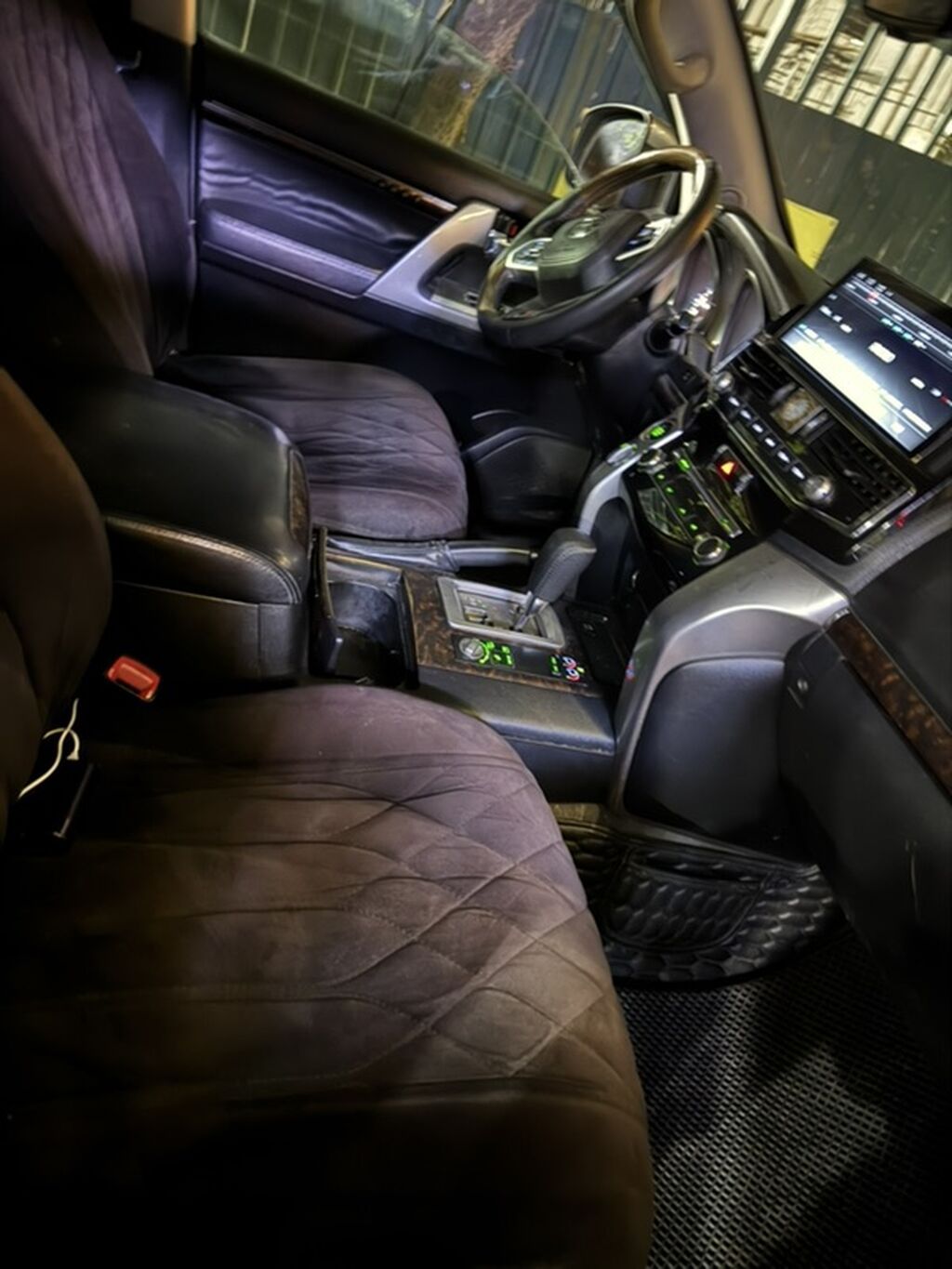 Toyota Land Cruiser: 2013 г., 4.6 л, Автомат, Бензин, Внедорожник: фото 3