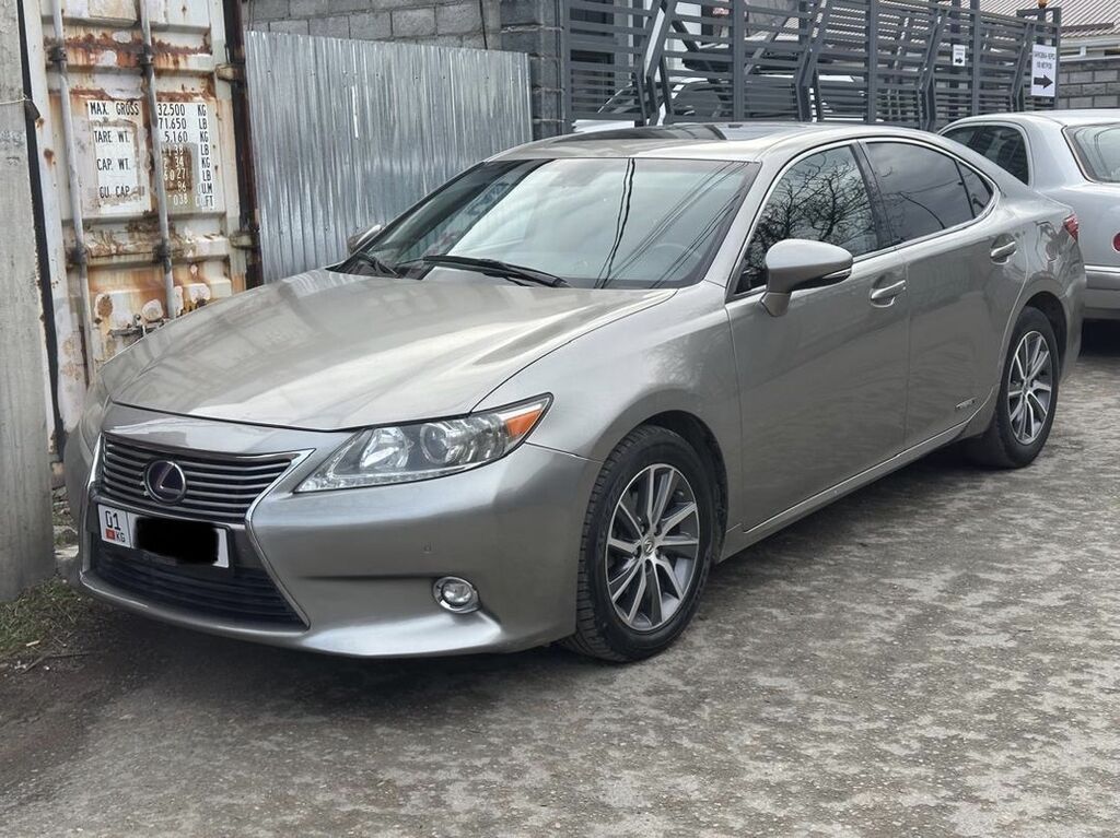 Lexus ES: 2015 г., 2.5 л, Автомат, Гибрид, Седан: фото 1