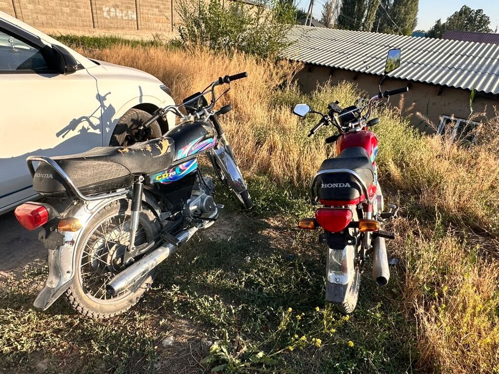 Пара мопедов Honda C70/CD70 (подобного класса), классическая: фото 2