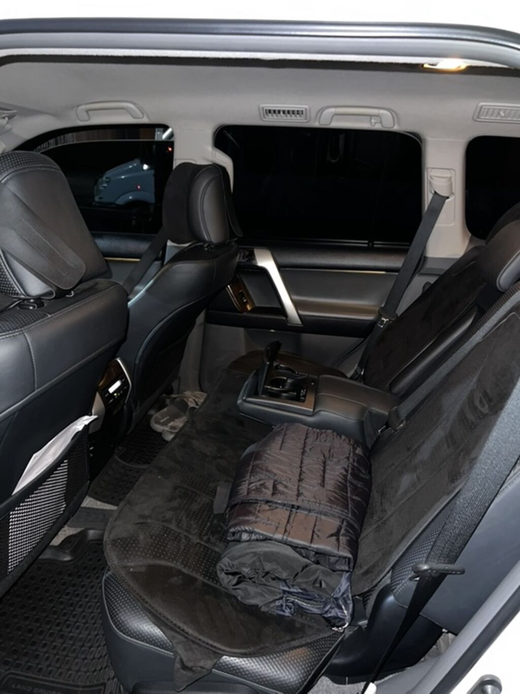 Toyota Land Cruiser Prado: 2010 г., 4 л, Автомат, Газ, Внедорожник: фото 7