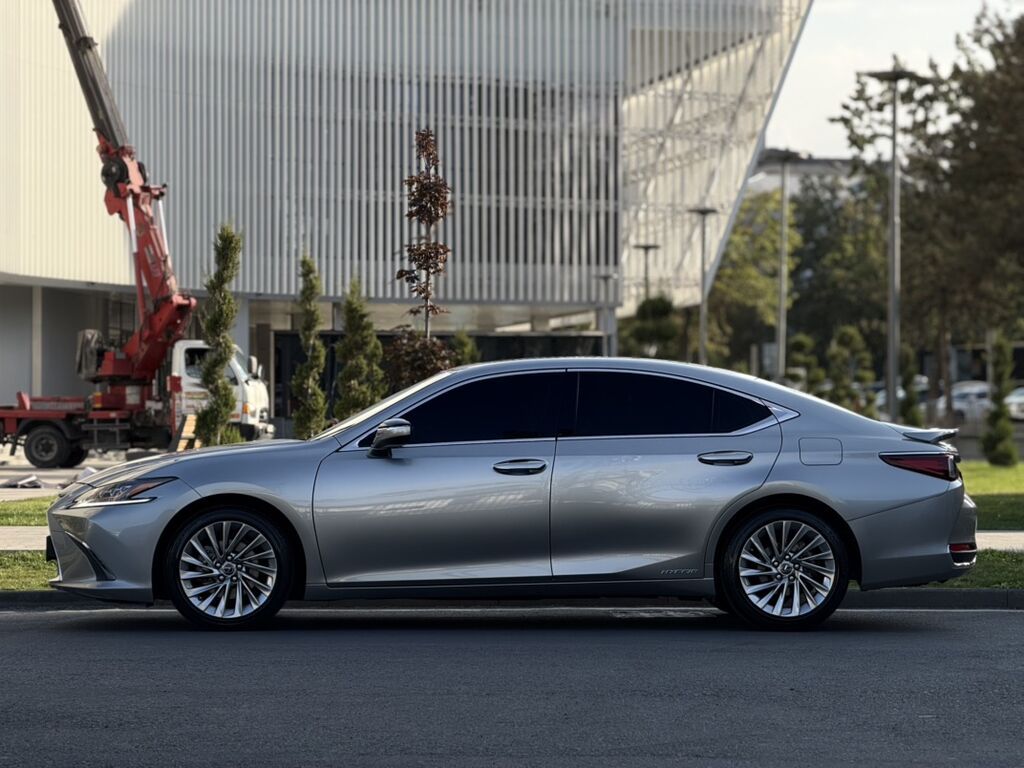Lexus ES: 2021 г., 2.5 л, Вариатор, Гибрид, Седан: фото 6