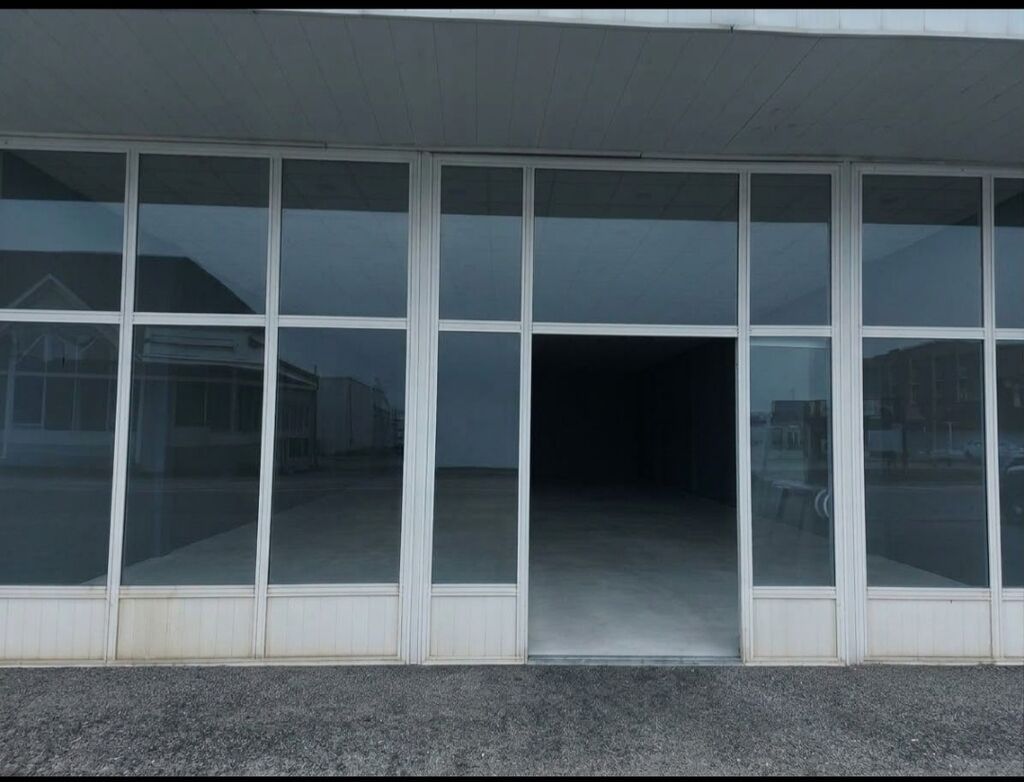 Çölyolda obyekt satilir. 100 kvadrat. Sənədləri qaydasındadır. 3 Faz