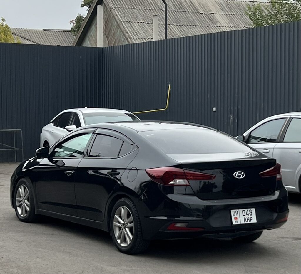 Hyundai Elantra: 2018 г., 2 л, Автомат, Бензин, Седан: фото 4