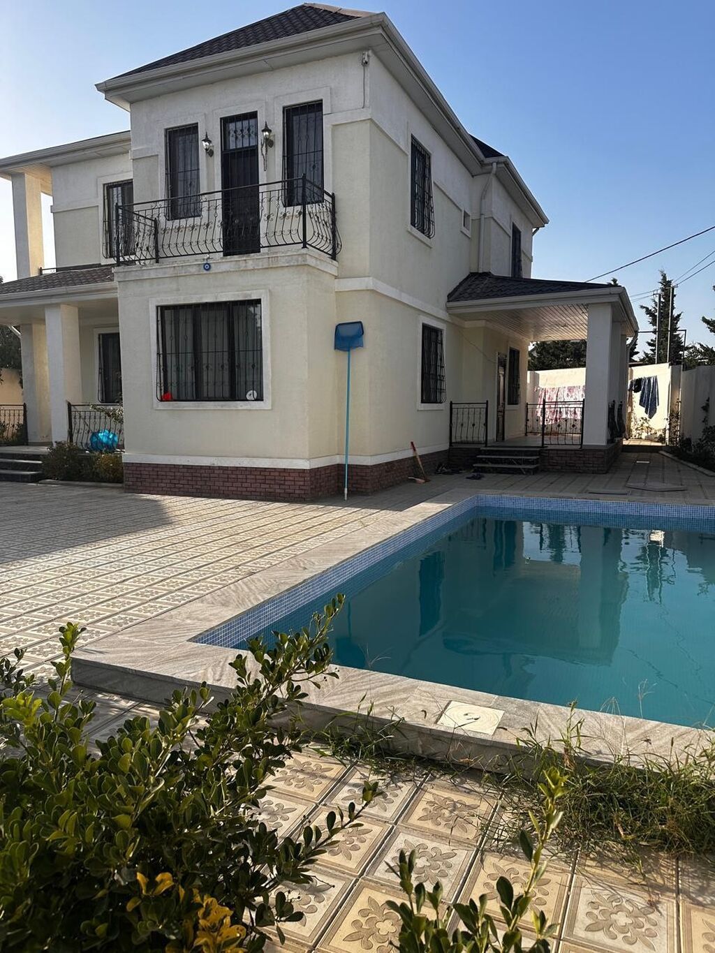 Bilgəh qəs. 6 otaqlı, 270 kv. m