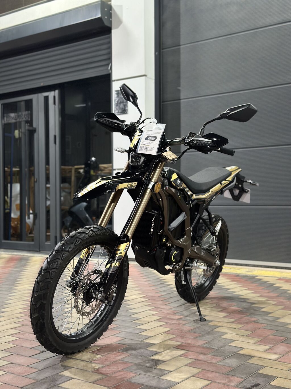 SURRON ULTRA BEE — мощный электрический эндуро для города и: фото 4