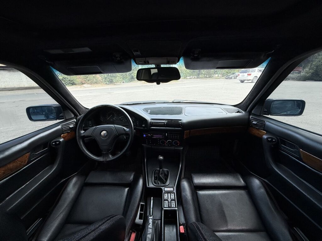 BMW 5 series: 1993 г., 4.4 л, Механика, Бензин, Седан: фото 5