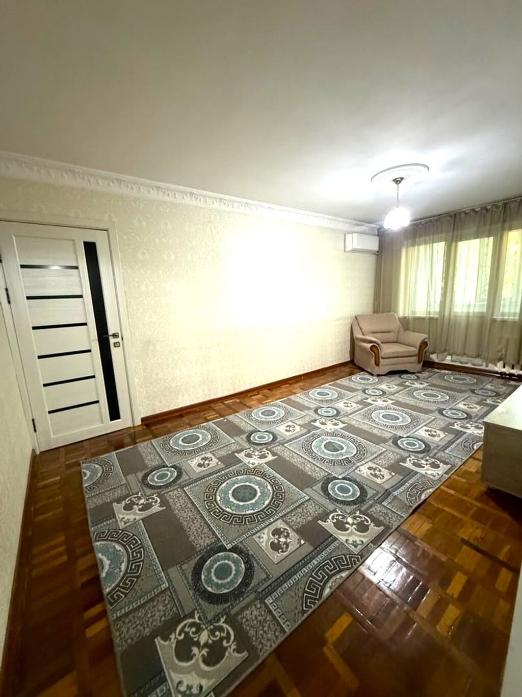 2 комнаты, 46 м², ул. Боконбаева / Гоголя 104 серия, 1 этаж, Старый ремонт: фото 2