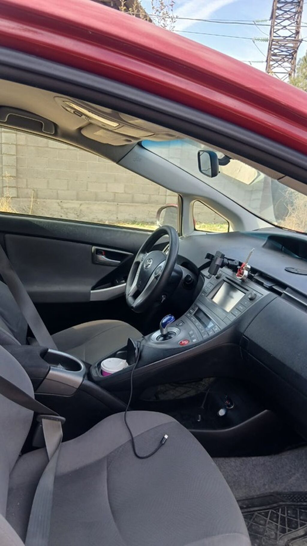 Toyota Prius: 2015 г., 1.8 л, Автомат, Гибрид, Хэтчбэк: фото 5