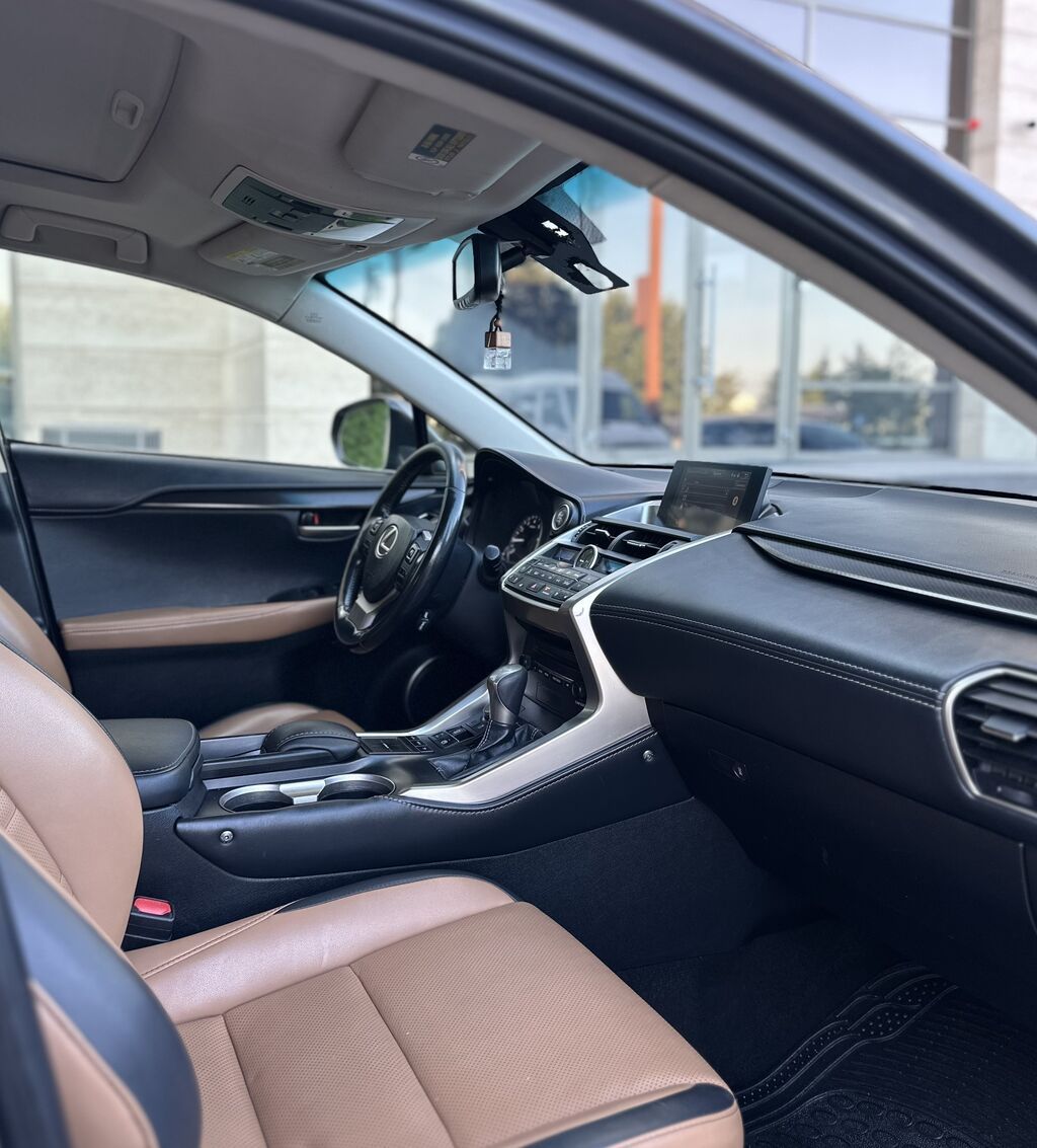 Lexus NX: 2015 г., 2 л, Автомат, Бензин, Кроссовер: фото 6