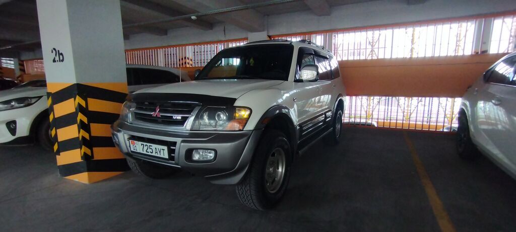 Mitsubishi Pajero: 2001 г., 3.5 л, Бензин, Внедорожник: фото 1