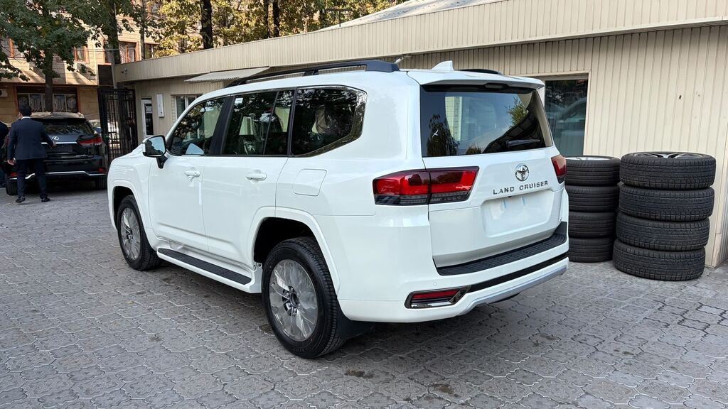 Toyota Land Cruiser: 2026 г., 3.5 л, Автомат, Гибрид, Внедорожник: фото 4