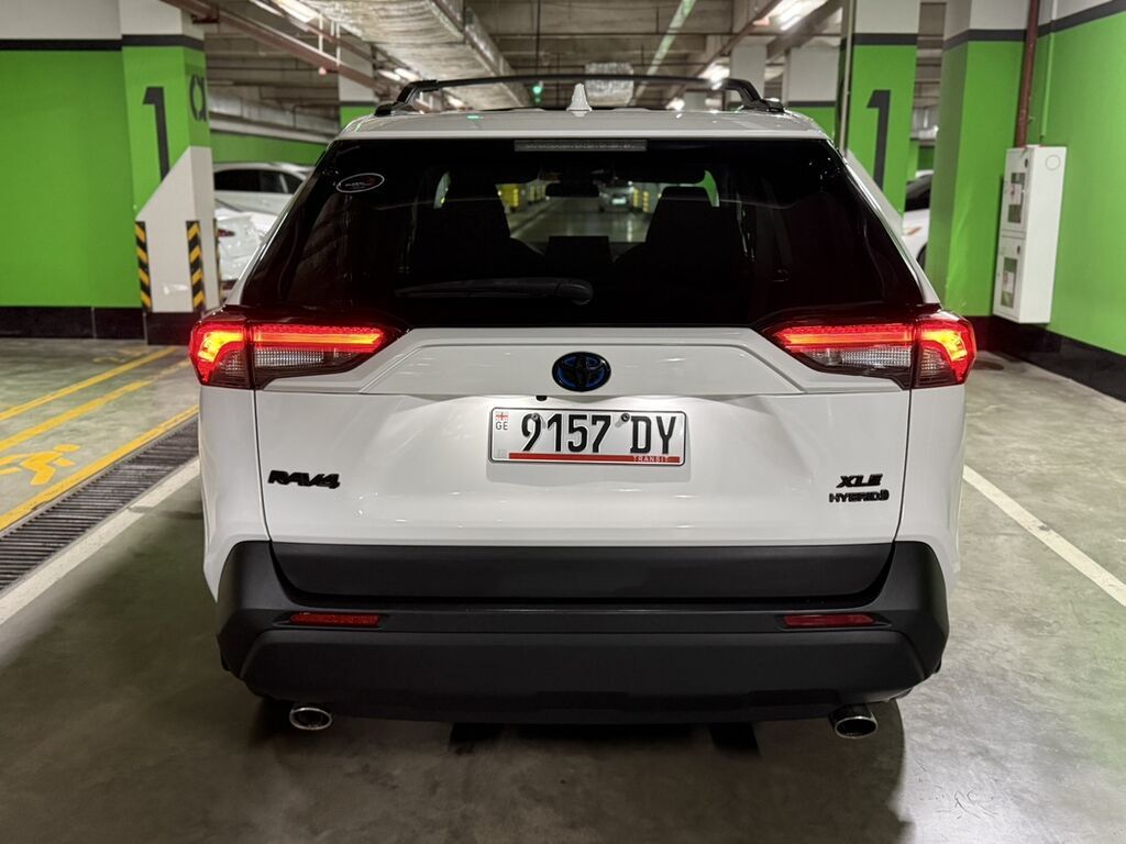 Toyota RAV4: 2021 г., 2.5 л, Автомат, Гибрид, Кроссовер: фото 8
