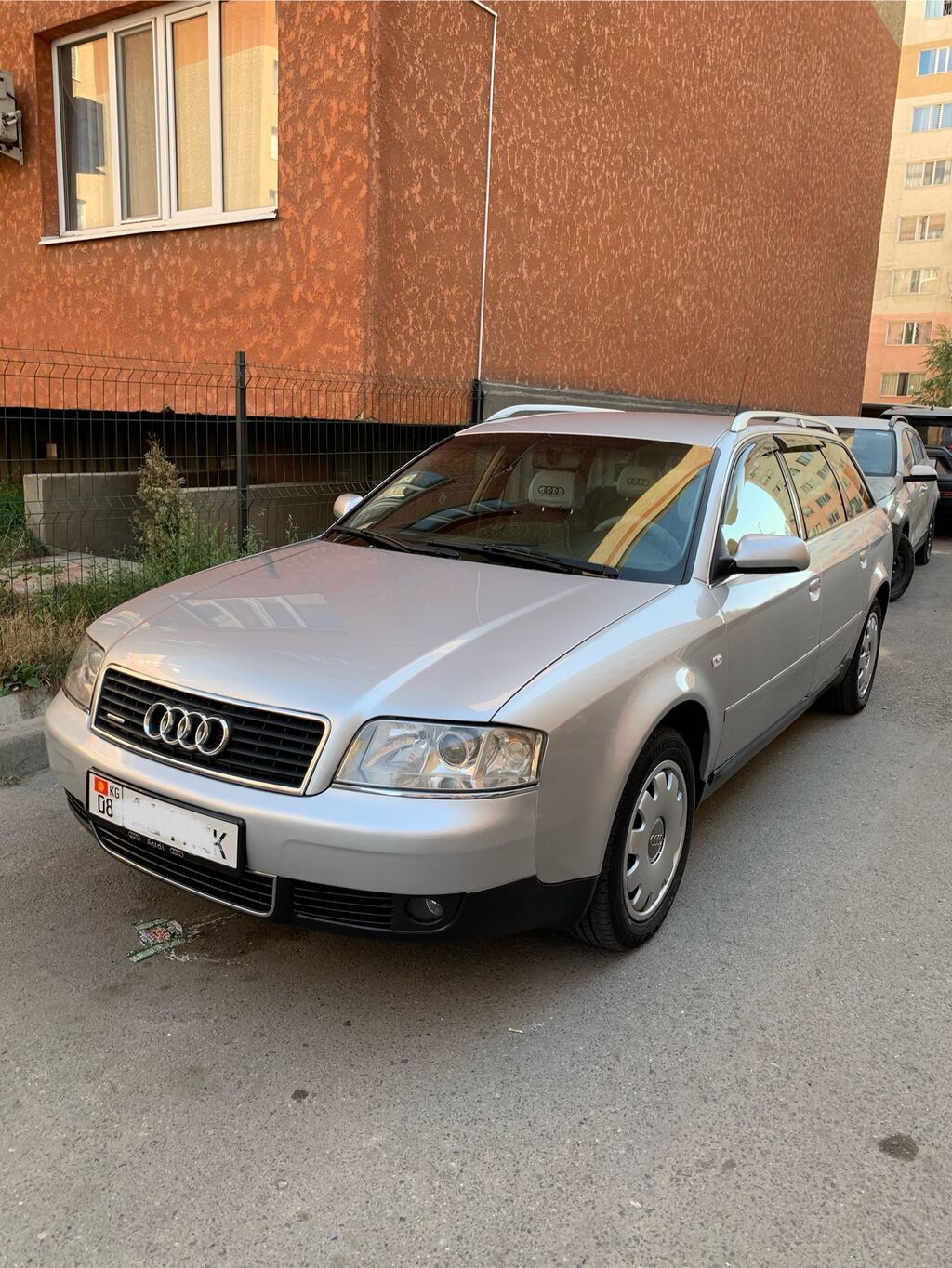 Audi A6: 2002 г., 2.4 л, Механика, Бензин, Универсал: фото 1