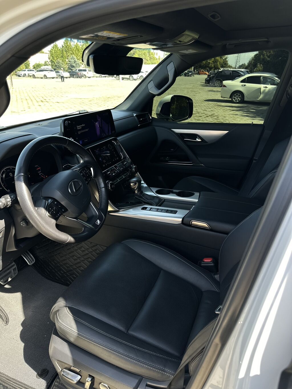 Lexus LX: 2022 г., 3.5 л, Автомат, Бензин, Внедорожник: фото 8
