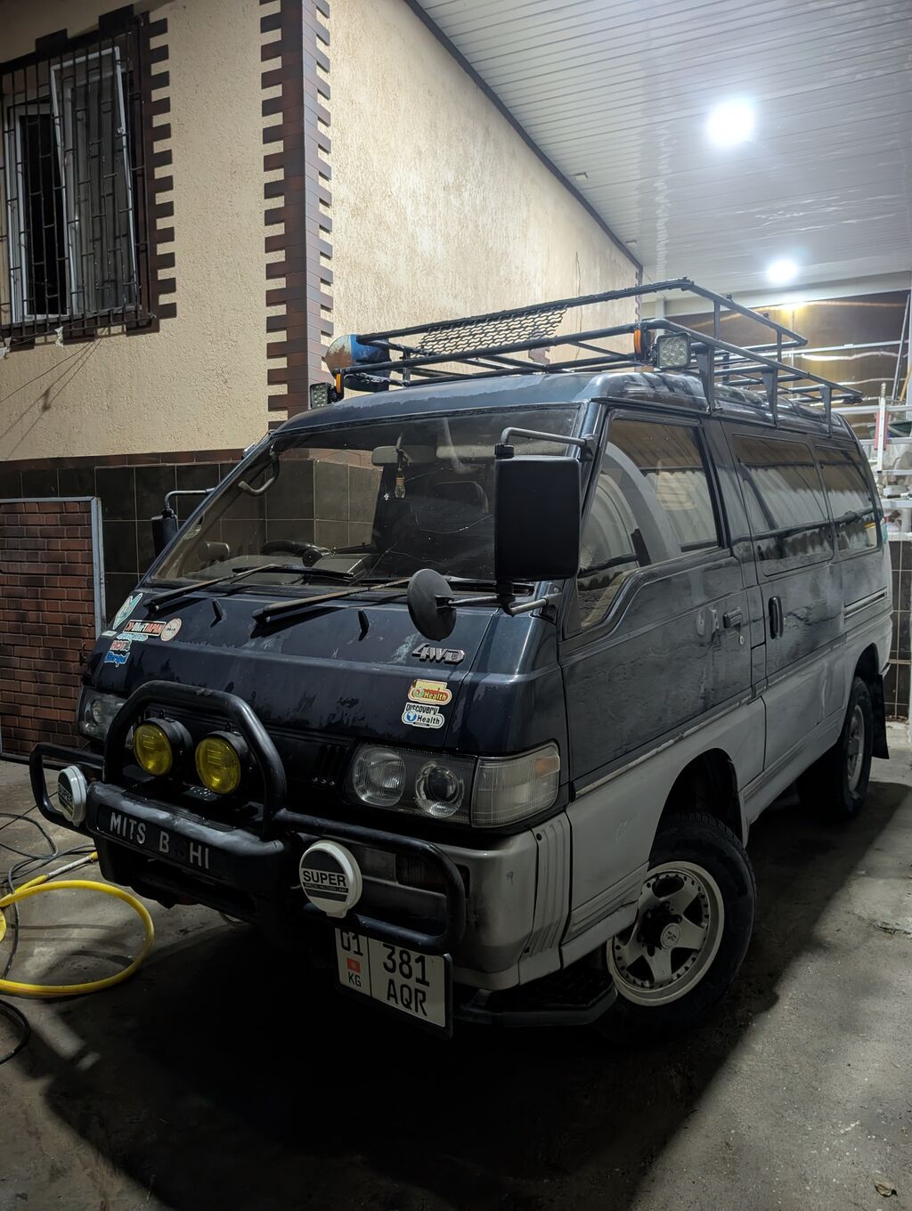 Mitsubishi Delica: 1992 г., 2.5 л, Автомат, Дизель, Минивэн: фото 1