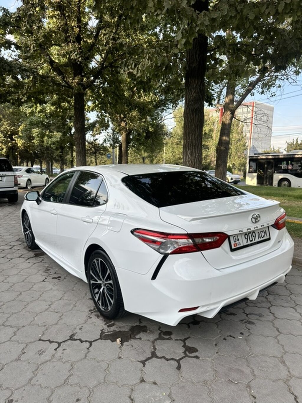 Toyota Camry: 2020 г., 2.5 л, Автомат, Бензин, Седан: фото 4