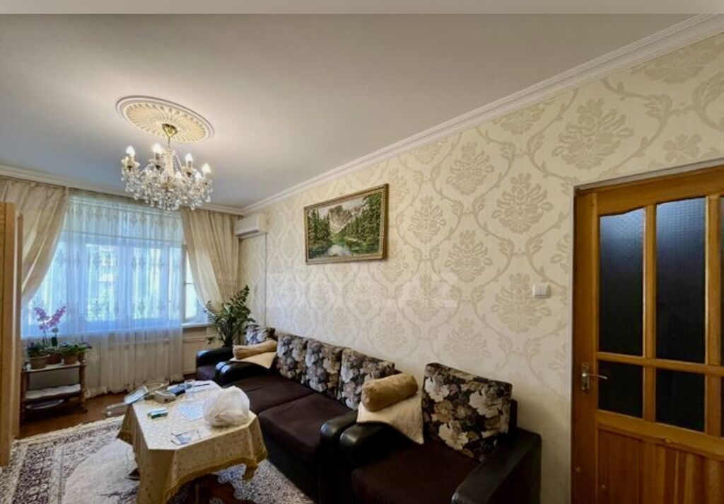 Bakı, 3 otaqlı, Köhnə tikili, m. 8 Noyabr, 80 kv. m