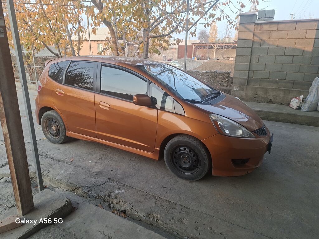 Honda Fit: 2008 г., Автомат, Бензин, Хэтчбэк: фото 2