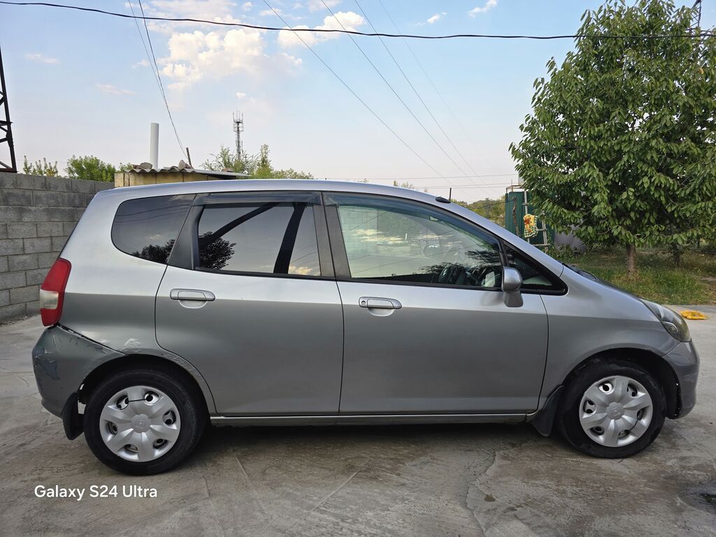 Honda Fit: 2004 г., Автомат, Бензин, Хэтчбэк: фото 7