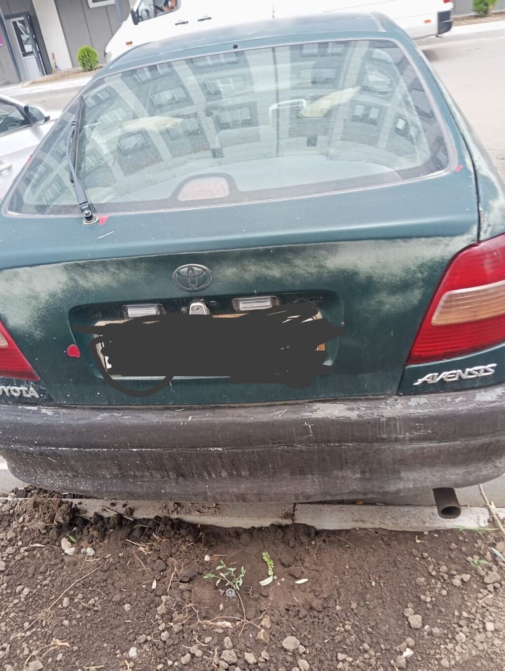 Toyota Avensis: 2002 г., 1.8 л, Автомат, Бензин, Седан — фото 2