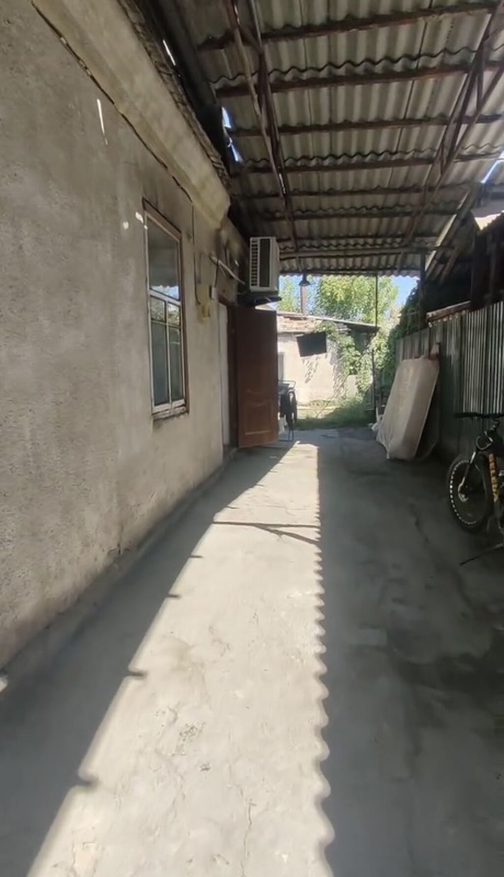 Продаётся жилой дом с просторным навесом/двором и уютным светлым: фото 2