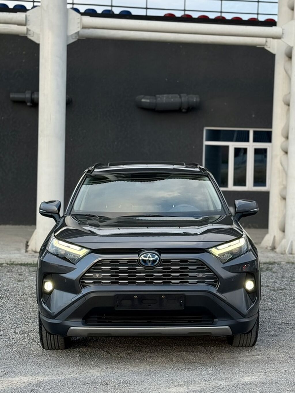 Toyota RAV4: 2023 г., 2 л, Вариатор, Бензин, Кроссовер: фото 2