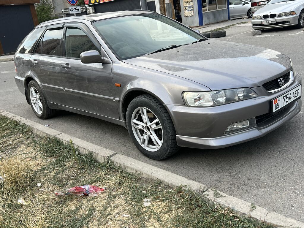 Honda Accord: 2001 г., 2.3 л, Автомат, Газ, Универсал: фото 2