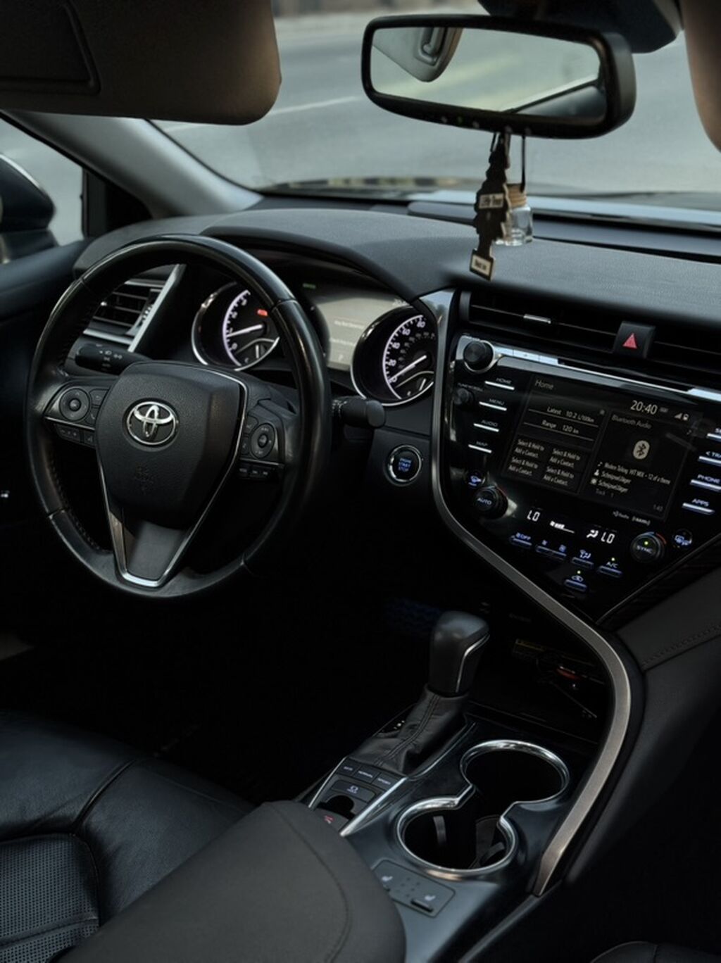 Toyota Camry: 2018 г., Автомат, Седан: фото 5