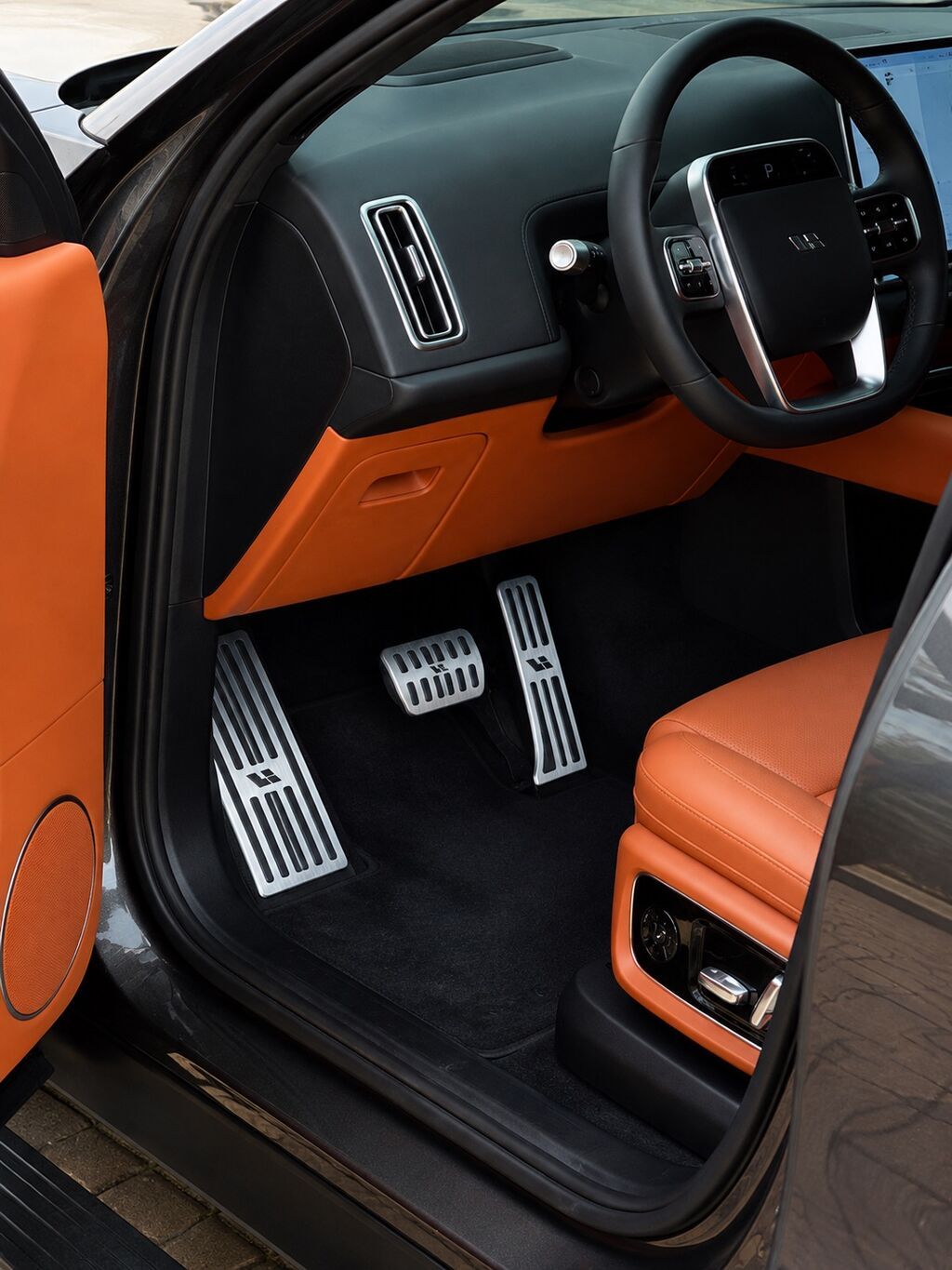 Металлические противоскользящие накладки на педали для Li Auto L6 / L7: фото 3