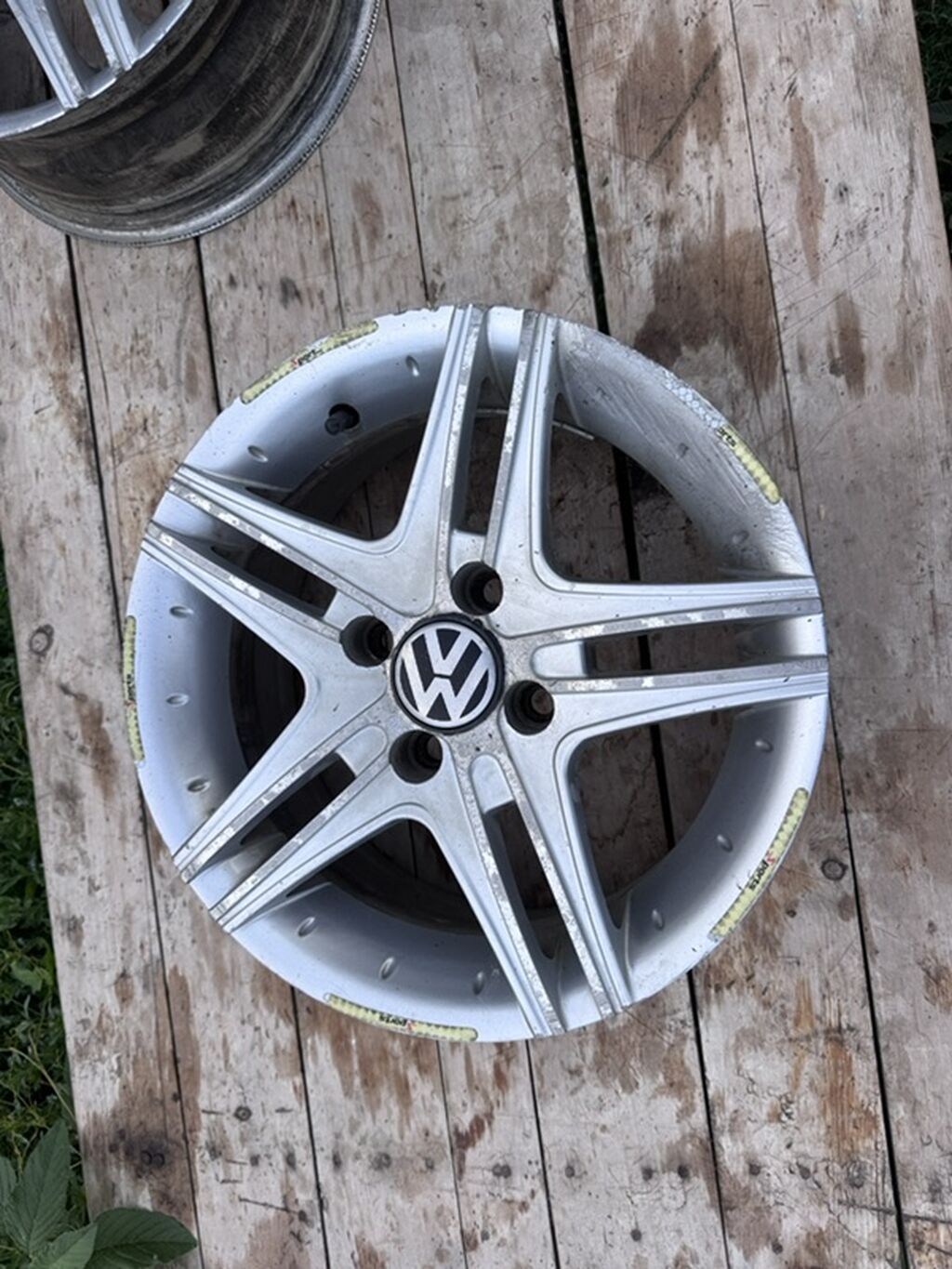 Комплект из 4 легкосплавных дисков Volkswagen. - Диаметр: 14": фото 5