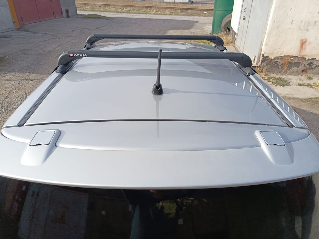 Toyota Ist: 2003 г., 1.5 л, Автомат, Бензин, Хэтчбэк: фото 2