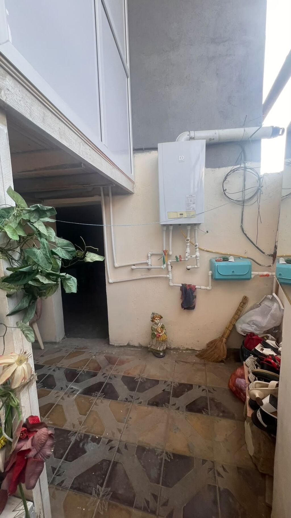 Xirdalanda 5 nom mektebin yaxinliginda kursulu altı qaracli 4 otagli