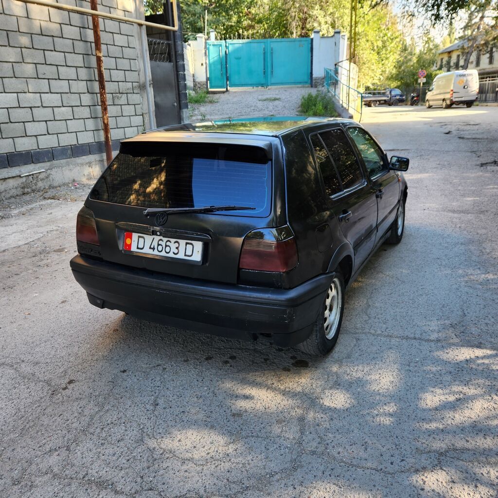 Volkswagen Golf: 1995 г., 1.6 л, Механика, Бензин, Хэтчбэк: фото 5