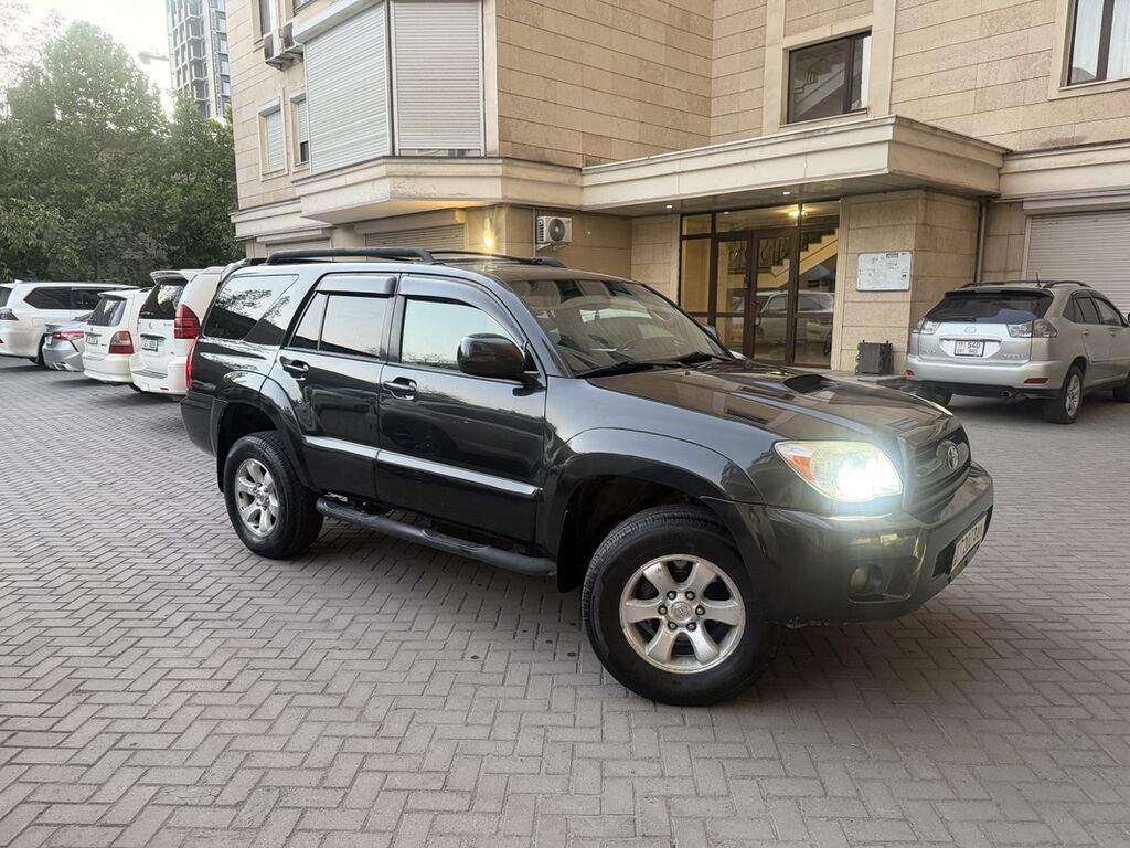 Toyota 4Runner: 2006 г., 4 л, Автомат, Бензин, Внедорожник: фото 2