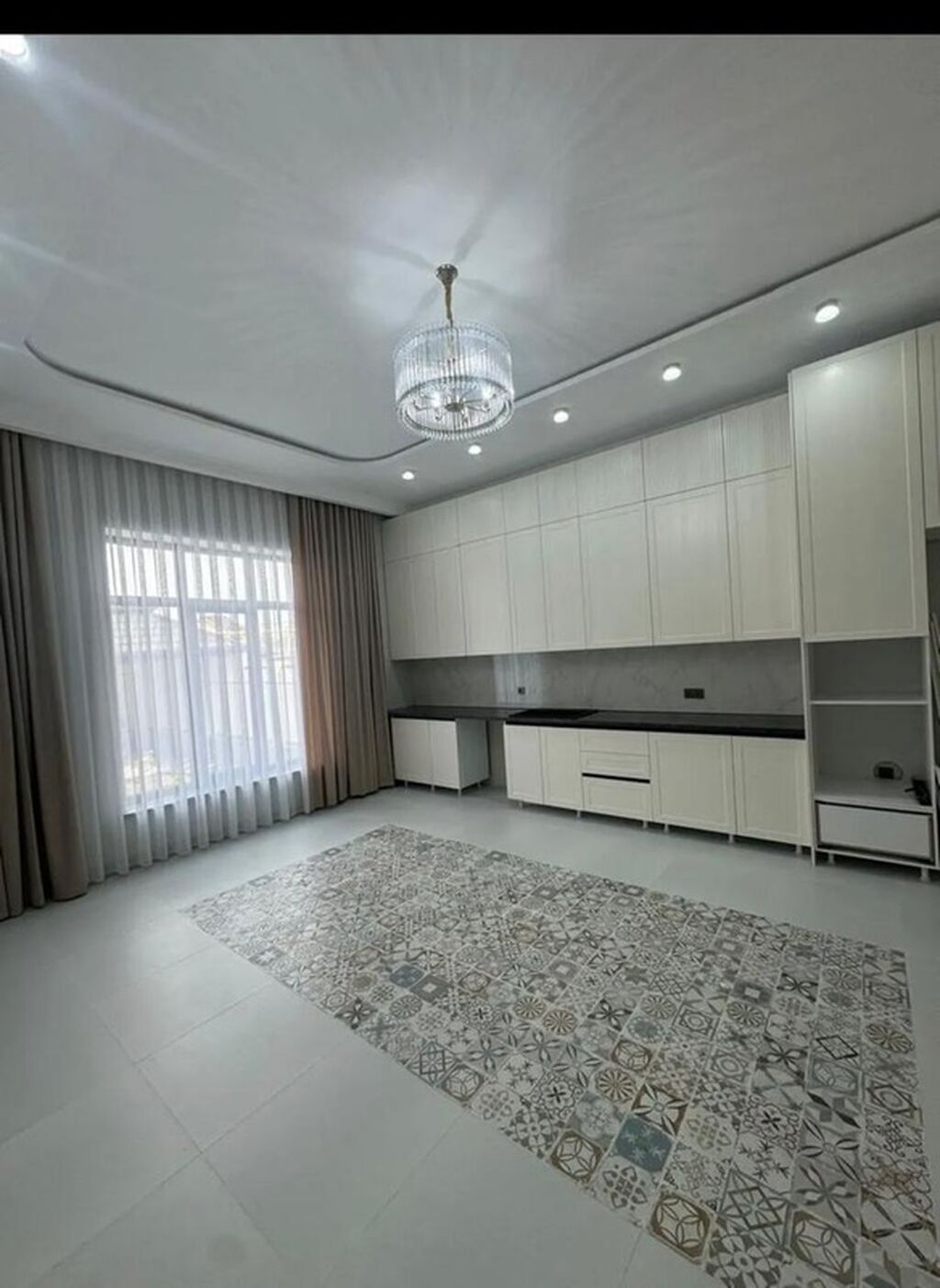 6 комнат и более, 380 м², 7 соток, Бишкек, Риэлтор: фото 3