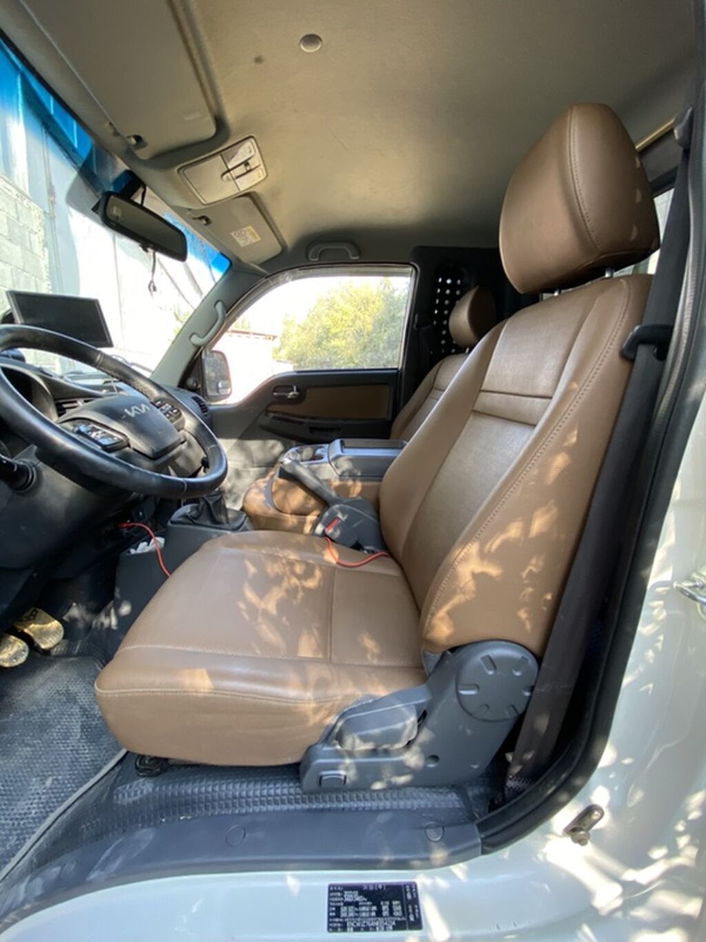 Kia Bongo III Premium — компактный грузовой бортовой/фургонный: фото 8