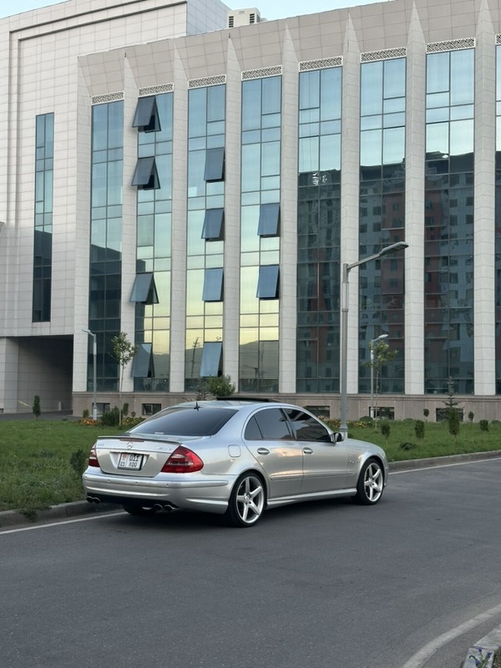 Mercedes-Benz E-Class: 2005 г., 5.5 л, Автомат, Бензин, Седан: фото 1