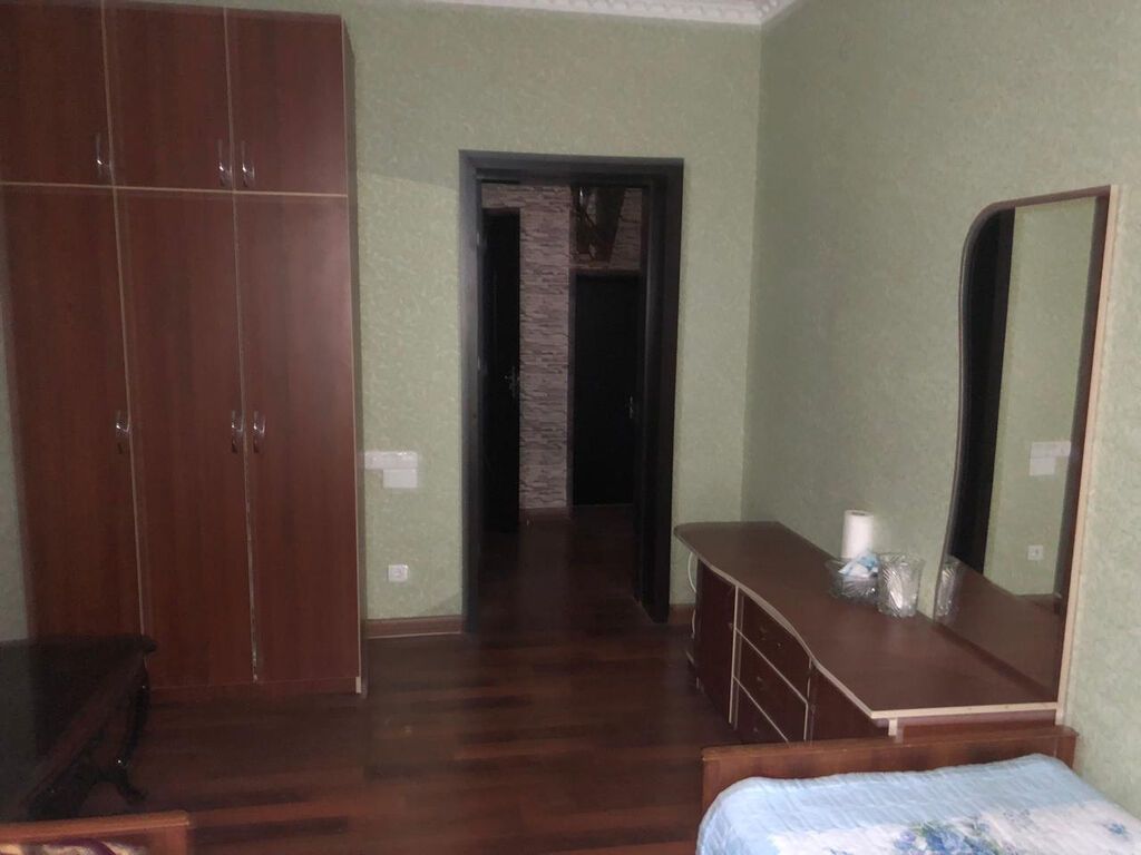 6 otaqlı, 175 kv. m, Kredit yoxdur, Yeni təmirli