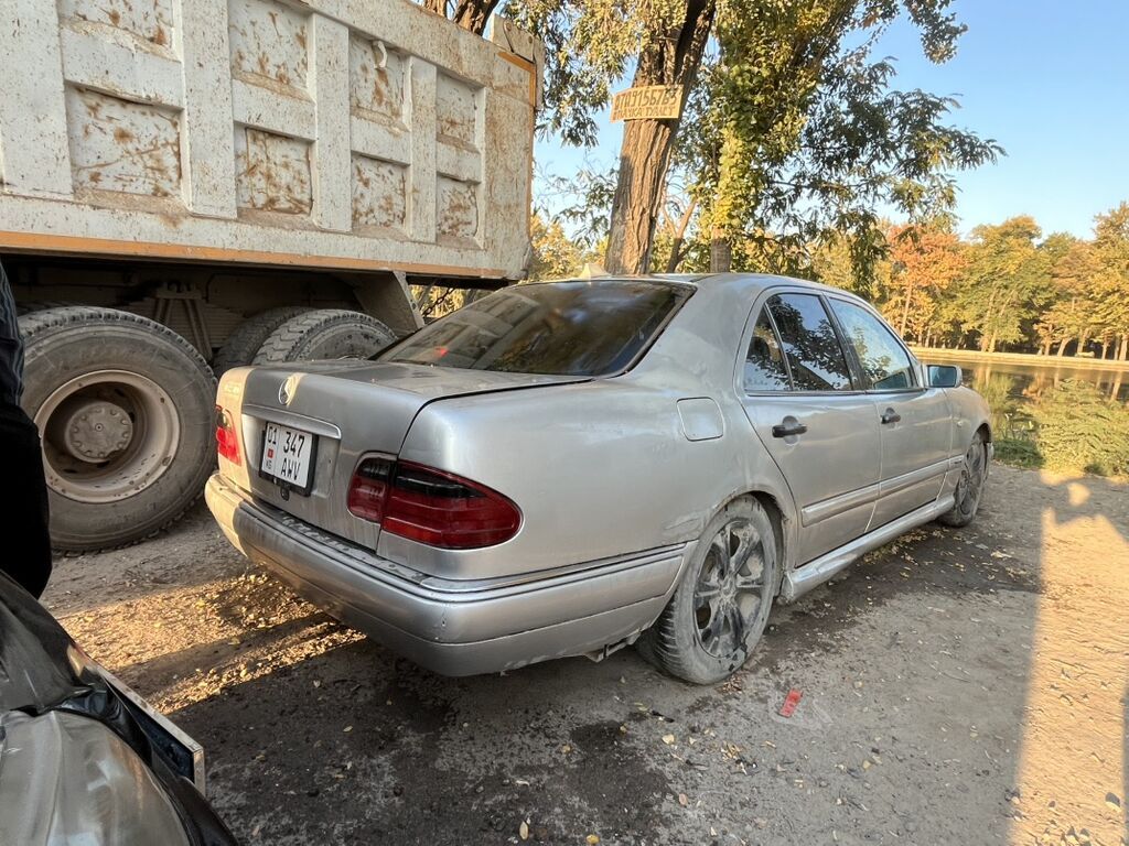 Mercedes-Benz E-Class: 1995 г., 2.3 л, Автомат, Бензин, Седан: фото 2