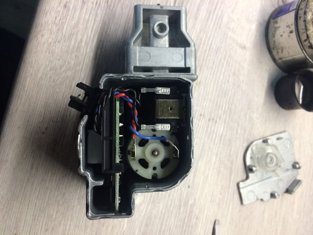 Как снять блокиратор руля w204